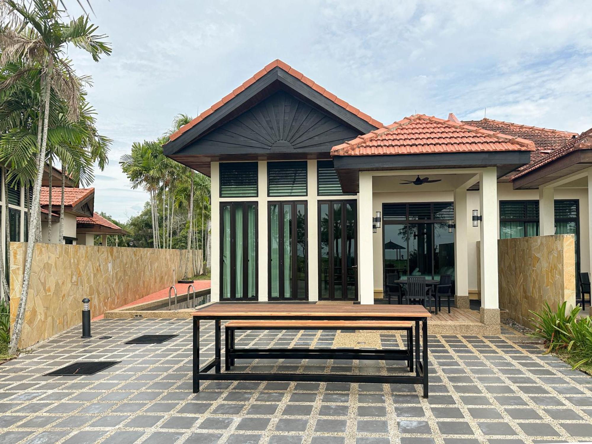 Bonheur At Karambunai Kota Kinabalu Exterior photo