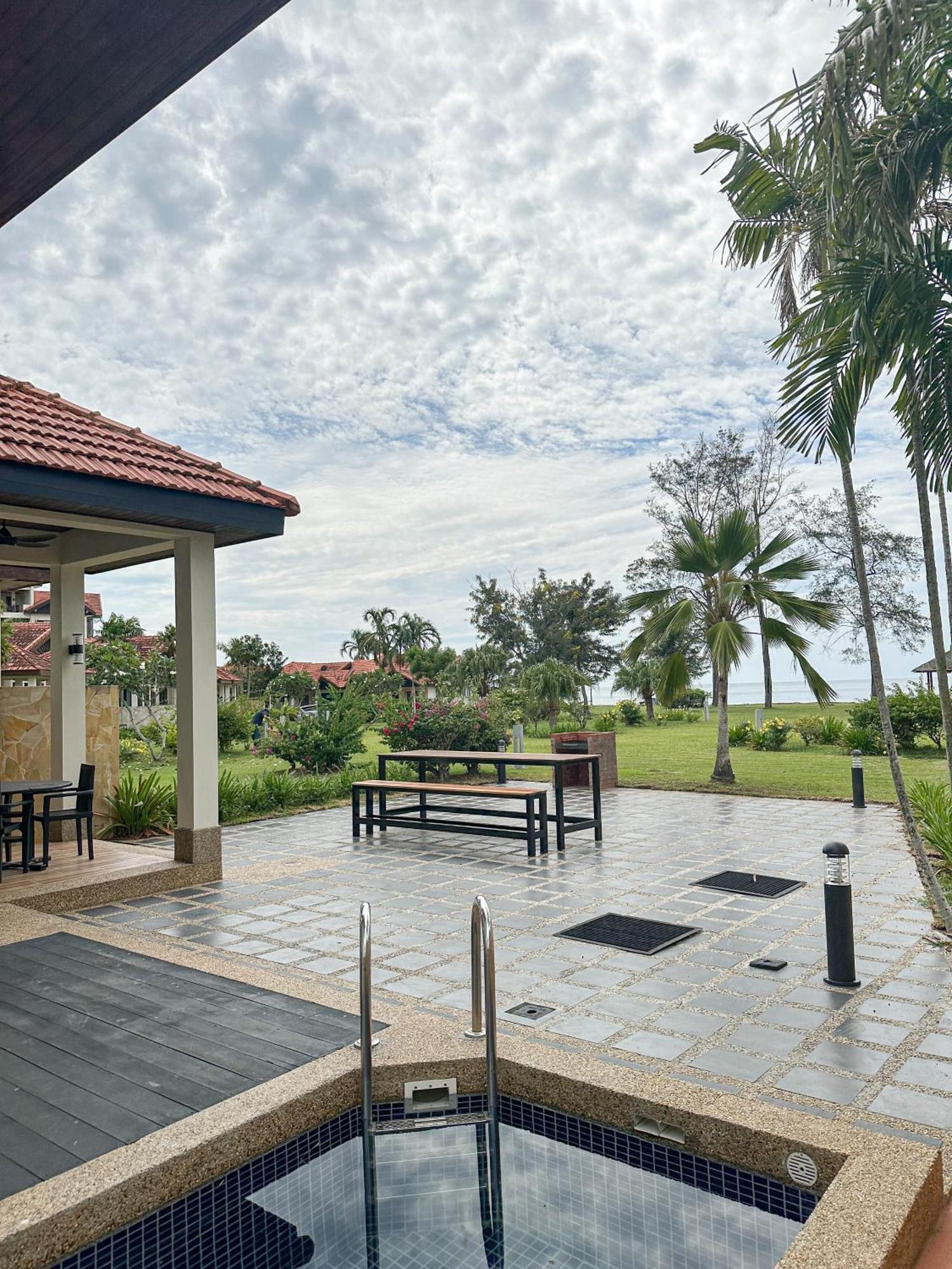 Bonheur At Karambunai Kota Kinabalu Exterior photo