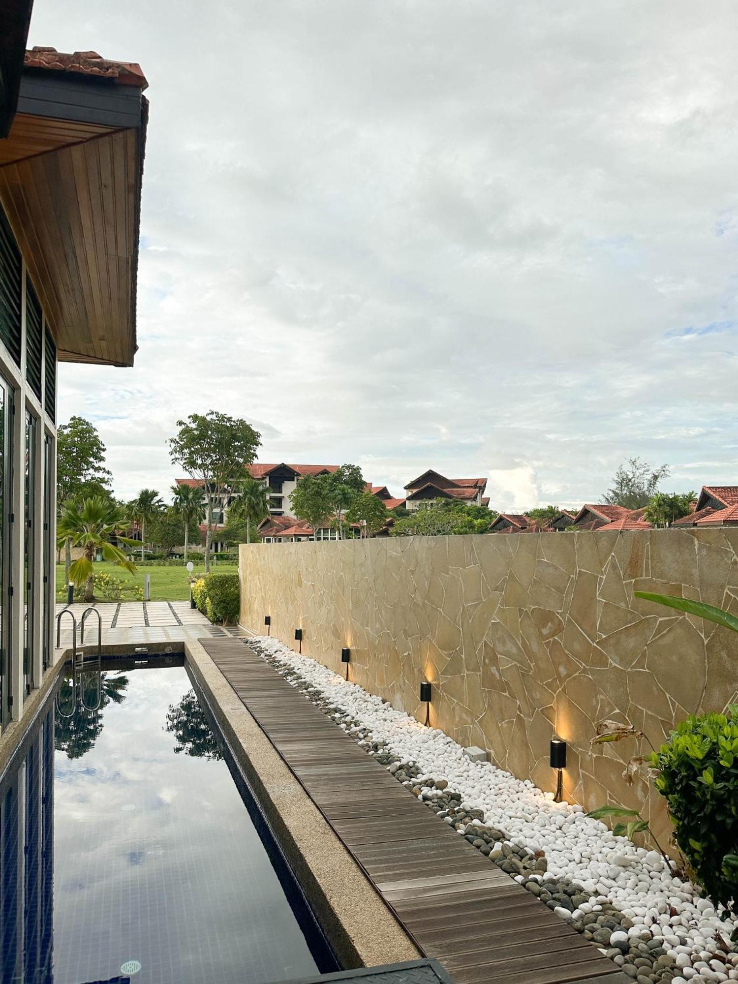 Bonheur At Karambunai Kota Kinabalu Exterior photo