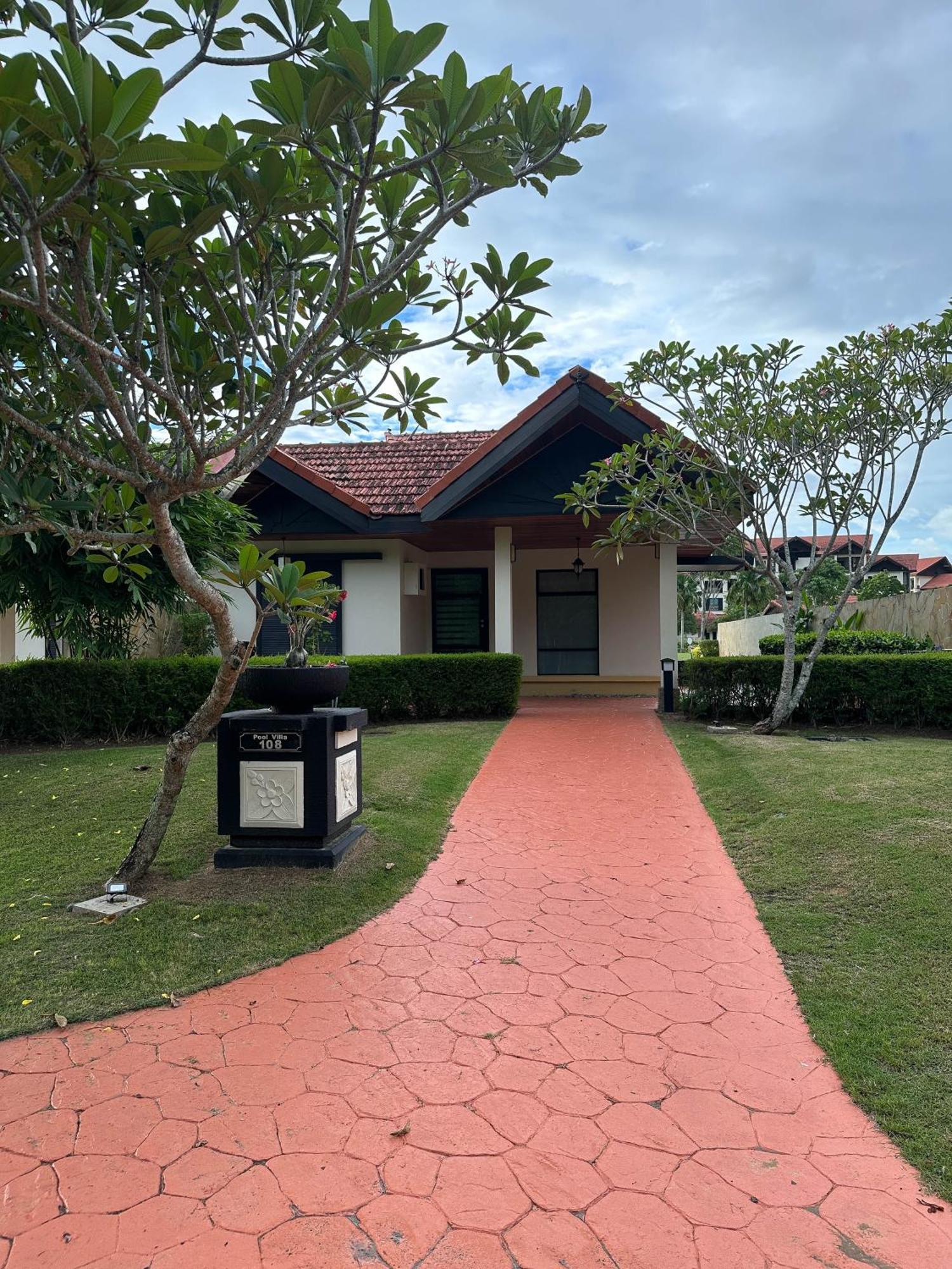 Bonheur At Karambunai Kota Kinabalu Exterior photo