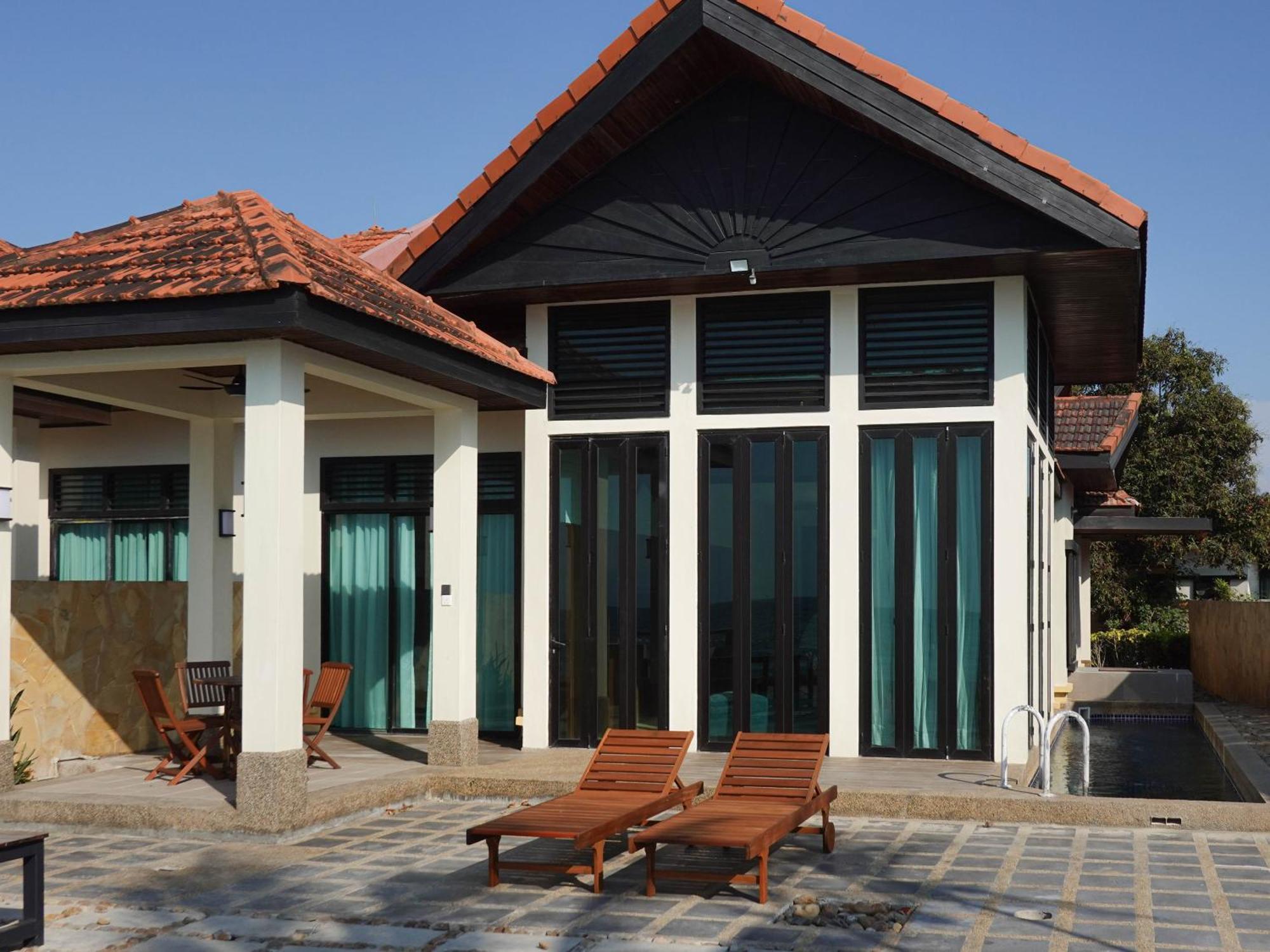 Bonheur At Karambunai Kota Kinabalu Exterior photo